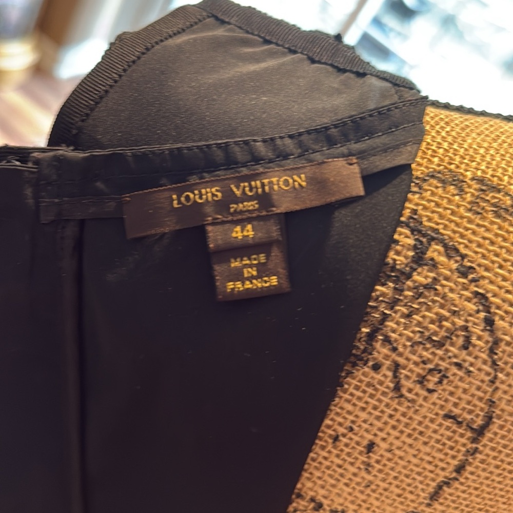Louis Vuitton size 44 French black crochet monogram front with brown/gold under - Picture 6 of 8